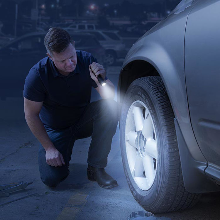 Mynd Nite Ize T7R endurhlaðanlegt LED vasaljós